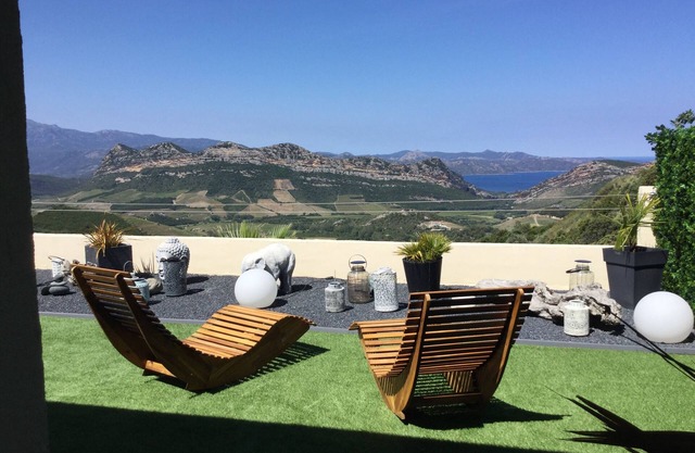 Beautiful apartment with view over the Bay of St Florent