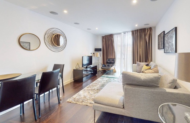 Beautiful Apartment With Balcony in Chelsea