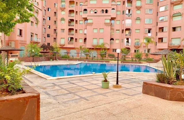 Beautiful Appartment with pool in the city center
