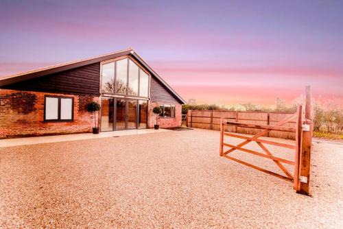 Beautiful Barn Conversion Close To The Broads