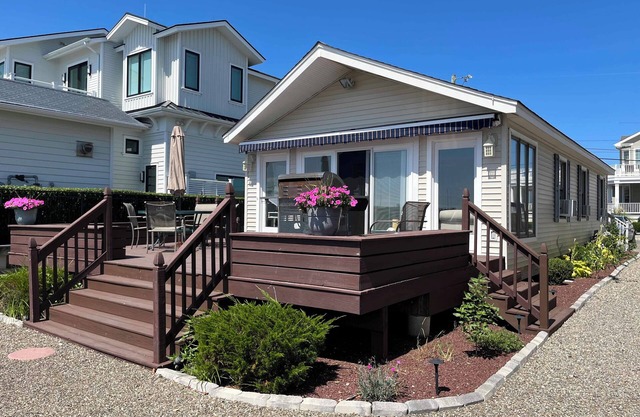 Beautiful Bayfront Home with Two Boat Slips near the Best of Avalon!