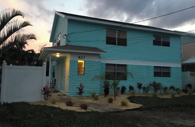 Beautiful beach house at walking distance from the Beach and Surf.
