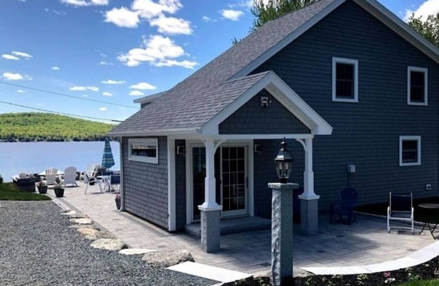 Beautiful Beachfront Lake House- Sleeps up to 12- Weekly Discounts Available!