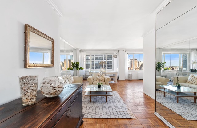 Beautiful Bright High Floor Sparkling Modern Studio Apartment