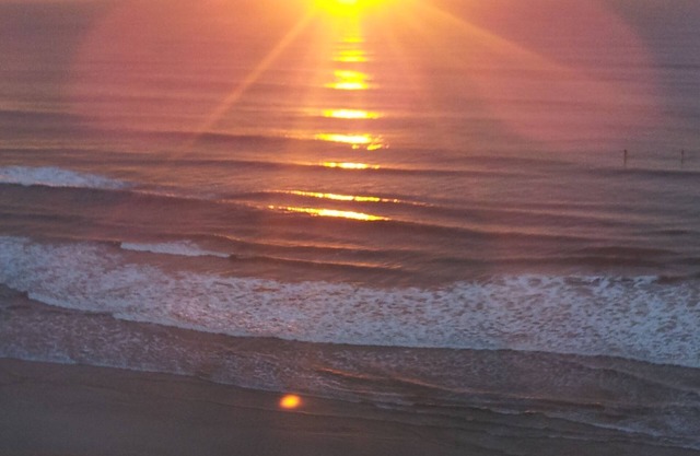 BEAUTIFUL. BUILDING FRONT TOTAL TO THE SEA, 2 DORM., WI-FI, SERV. PE BEACH IN THE SAND