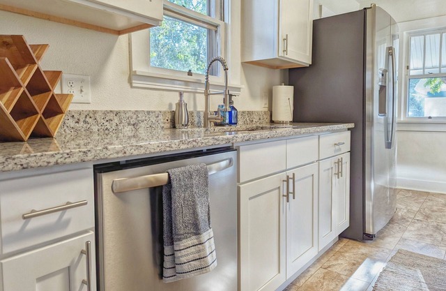 ❀Beautiful Bungalow❀ Near ♡Heart of Downtown COS♡
