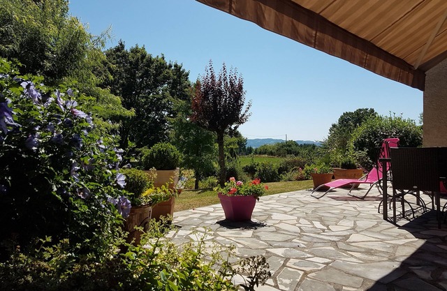 Beautiful country house with very good value for money. Ideal for relaxation.