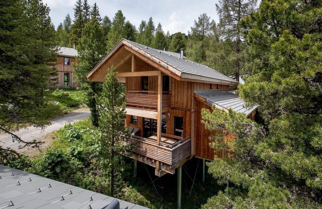 Beautiful chalet with sauna and whirlpool