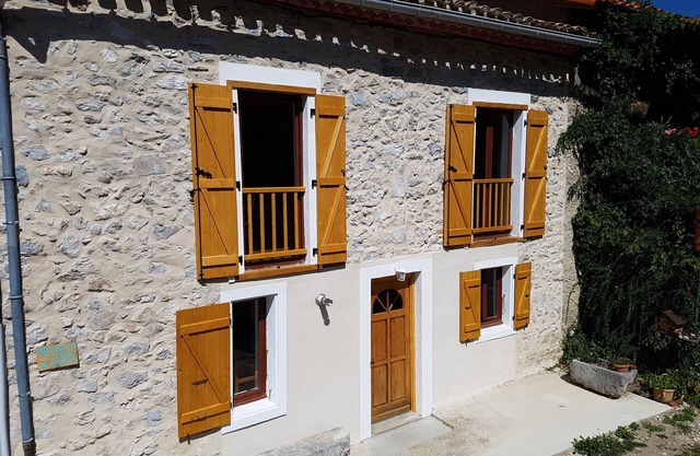 Beautiful charming house T6, completely renovated, with garden