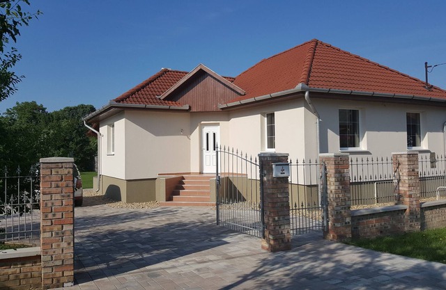 Beautiful comfortable 6-person and detached holiday home in Tiszafüred