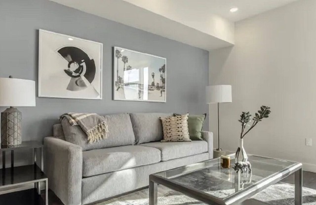 Beautiful Condo full amenities Castro and Mission heart of San Francisco.