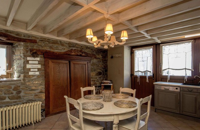 Beautiful Cottage in Malempre with Fenced Garden