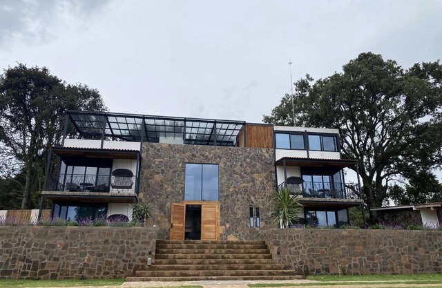 Beautiful country house for rent in Granja de Ovejas Lecheras in the middle of the forest.
