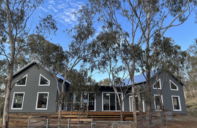 Beautiful Country Home. 5 min to Armidale, 10 min to University of New England.
