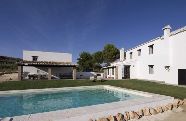 Beautiful Country House with Pool and Scenic Mountain Views