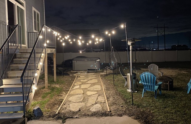 Beautiful county home perfectly located: Skiing, amusement parks, hiking & more!