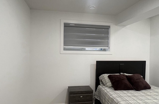 Beautiful cozy luxurious brand new basement suit away from home