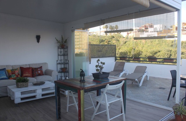 Beautiful penthouse on the coast, with large terrace, sea views and Wifi