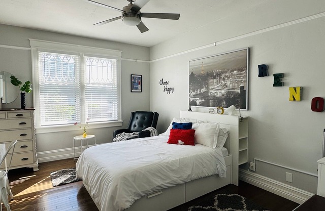 Beautiful Extended Stay Professional/Travel Nurse Studio - Midtown