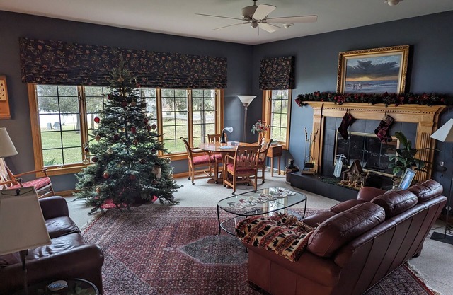 Beautiful Family Home on Quiet Lake Ashippun