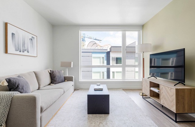 Beautiful First Hill Jr 1BR w/Gym & Courtyard, nr Park, by Blueground