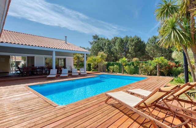 Beautiful private villa for 10 people with WIFI, private pool, TV and terrace