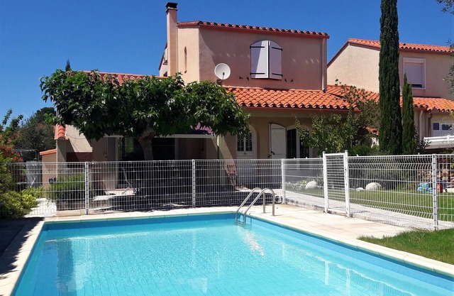 Beautiful house with swimming pool - Close to lake, sea and mountains