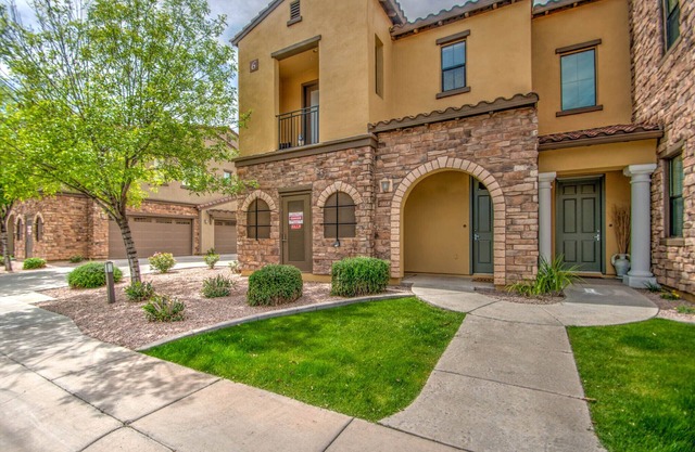 Beautiful Fully Furnished Chandler Condo for rent!