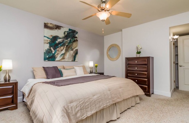 Beautiful Furnished Westwood Condo near UCLA 1BD/1BA with Parking
