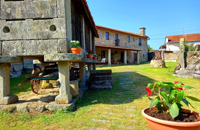 Beautiful Galician mansion in O Salnés, Rías Baixas