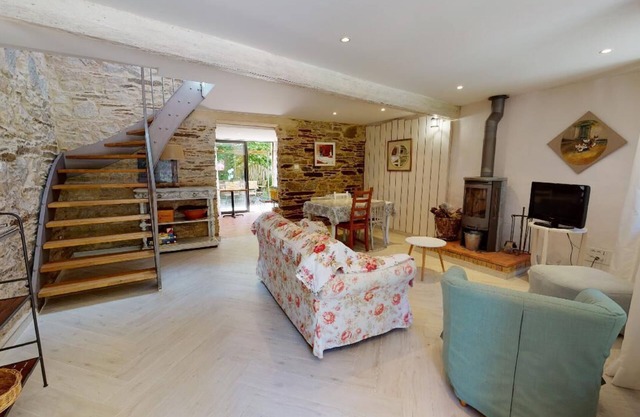 Beautiful Gîte 3 épis, in exposed stone with shaded terrace