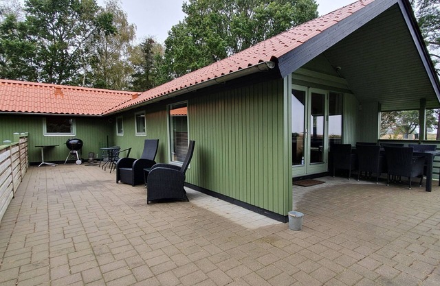 Beautiful holiday cottage with beautiful view over the Limfjord