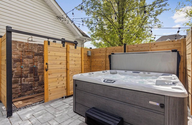Beautiful Home - 4BR/2.5BA - Hot tub and Patio - Minutes from New Paltz