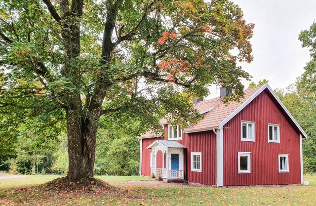Beautiful home in älmhult with kitchen