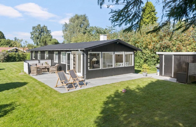 Beautiful home in Dronningmølle