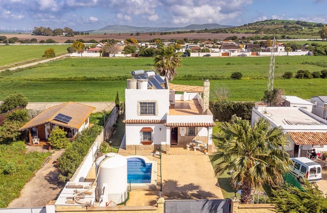 Beautiful home in El Palmar with WiFi
