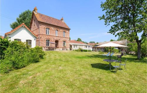 Beautiful Home In Fressin With Kitchen