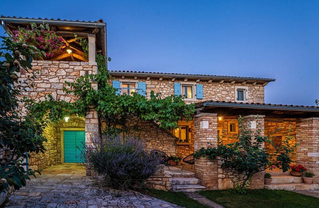 Beautiful home in Grandici