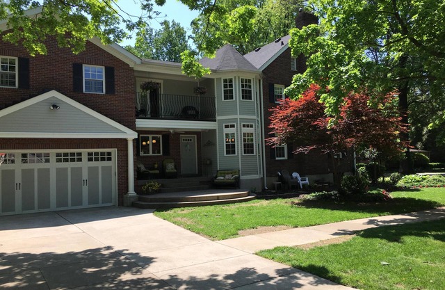 Beautiful Home In Prestigious Neighborhood For Derby and other Select Dates!