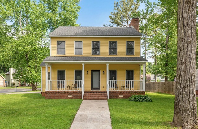Beautiful home in quiet neighborhood with arcade room. Pet friendly!