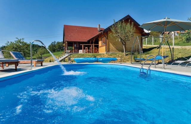 Beautiful home in Radakovo with sauna