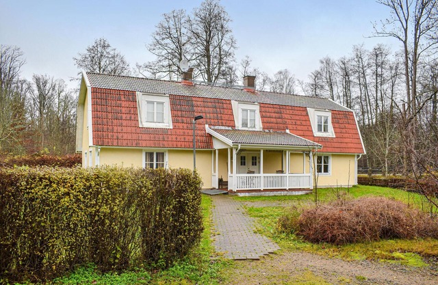 Beautiful home in Tingsryd with sauna