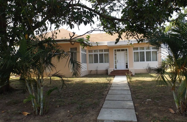 Beautiful House Rental In Trujillo Honduras, Walking Distance To Sandy Beach.