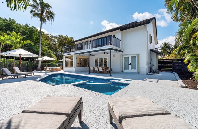 Beautiful House in Delray Beach with Pool