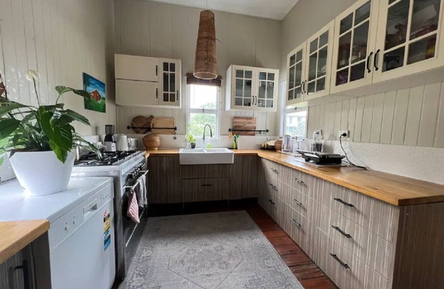 Beautiful house with huge bedroom in Queenslandernn