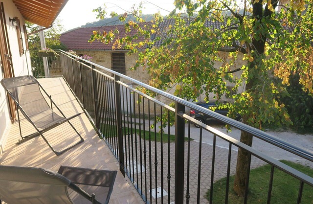Beautiful private villa for 6 guests with WIFI, A/C, TV, terrace and parking
