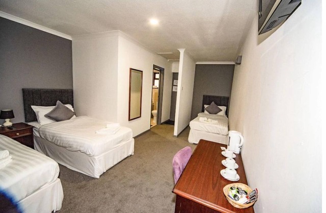 Beautiful Iway Inn hotel