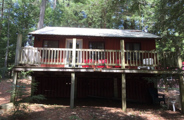 Beautiful lakeview cottage on Friends Lake