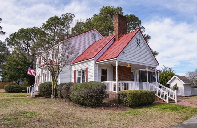 Beautiful, large home for family or friend gatherings!