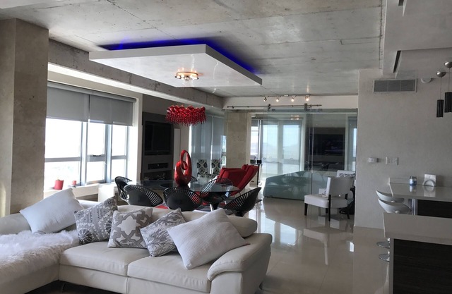 Beautiful Loft, walking distance to the beach, Old San Juan & Condado